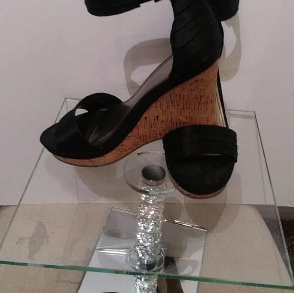 Sandal - Picture 2 of 4